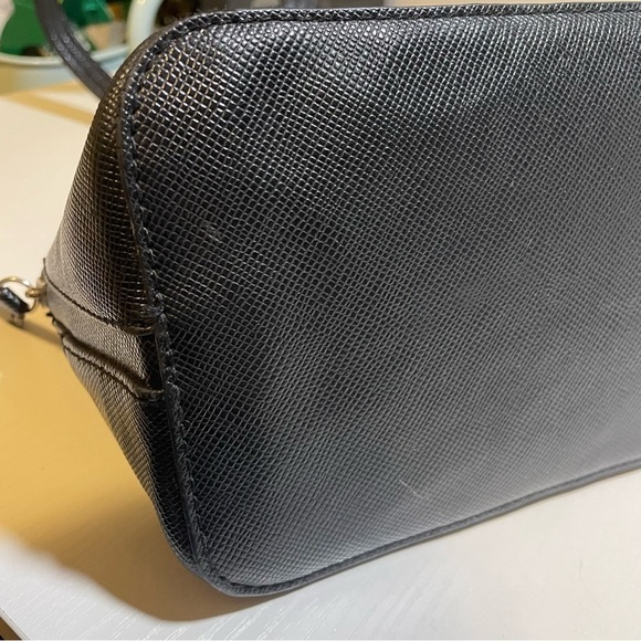 Kenneth Cole Reaction Black Zipper Purse - Picture 6 of 9